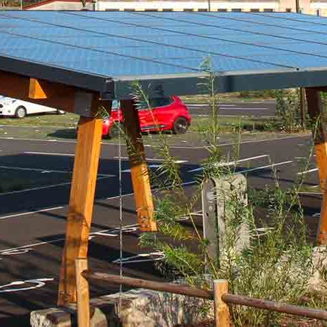 Installer une ombrière solaire sur un parking